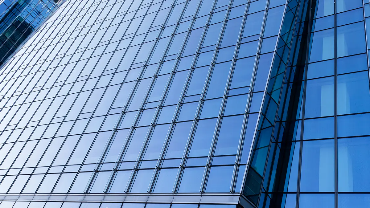 Modernes Design & lichtdurchflutete Räume durch Glasfassaden