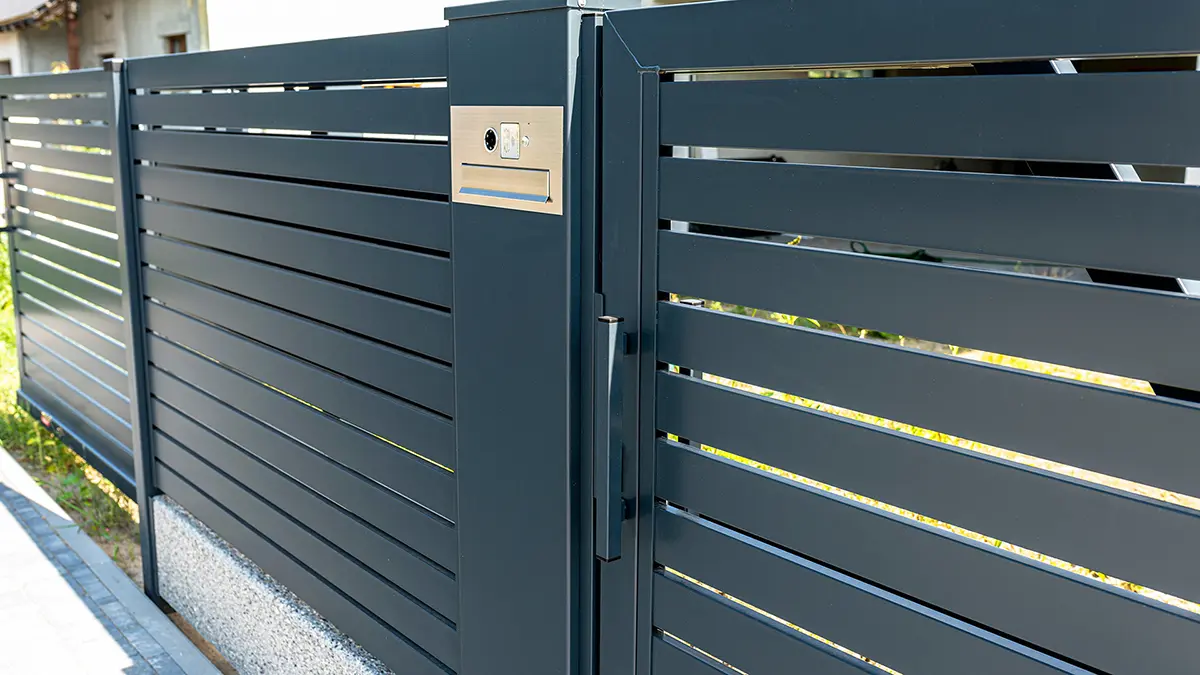 Modern, robust & langlebig – Zäune & Zaunanlagen aus Metall