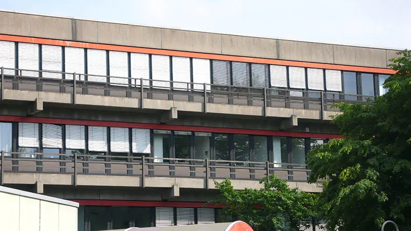 Universität - 12