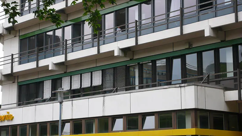 Universität - 3