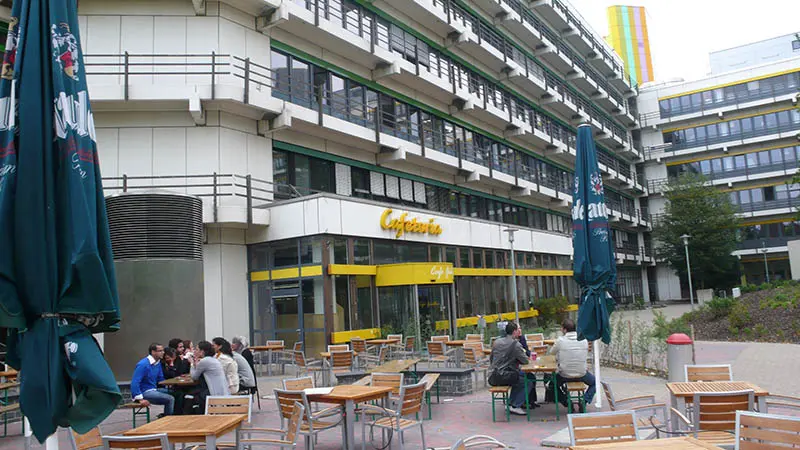 Universität - 4