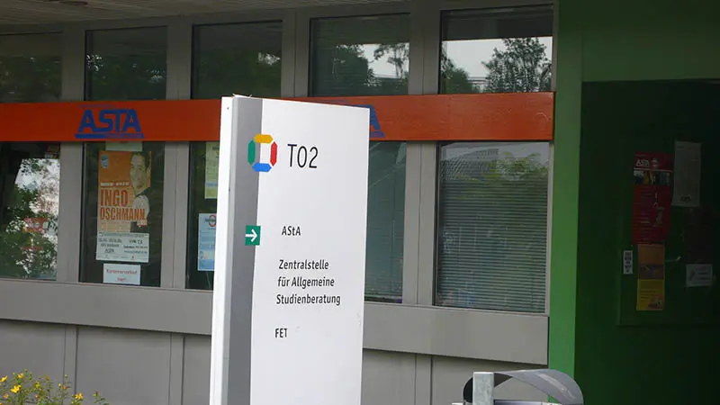 Universität - 5